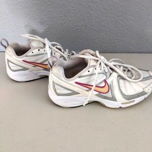 Retro Vintage Nike Sneakers Shoes Comfort Support Athletic Sports Outdoor
